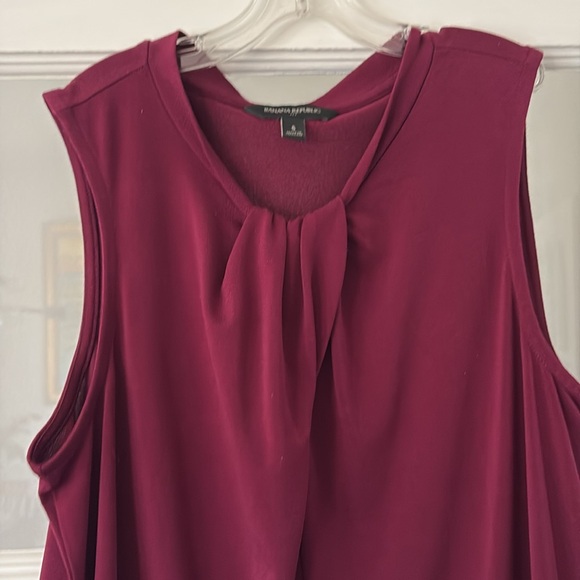 Banana Republic plum sleeveless blouse - Picture 2 of 4